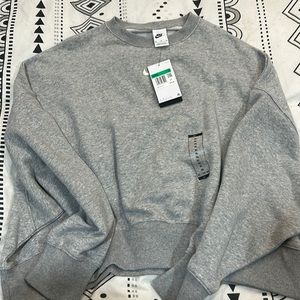 Nike womans oversized fit gray cropped sweatshirt size XL